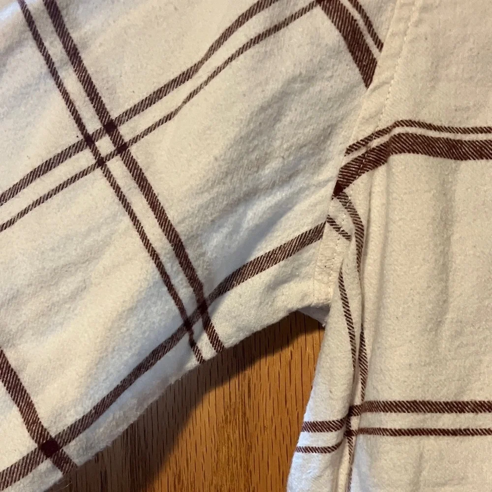 Universal Thread Women's Button-Down Shirt in Cream and Brown Plaid - Picture 4 of 8